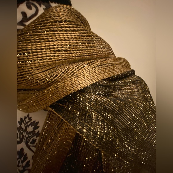 Beautiful Scarf Black and Gold - Picture 3 of 4
